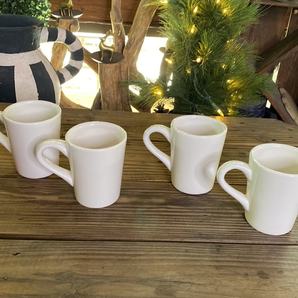 Williams Sonoma Set of 4 Assorted Snowman Decorative Collectible Seasonal Mugs⛄️ - Picture 9 of 16